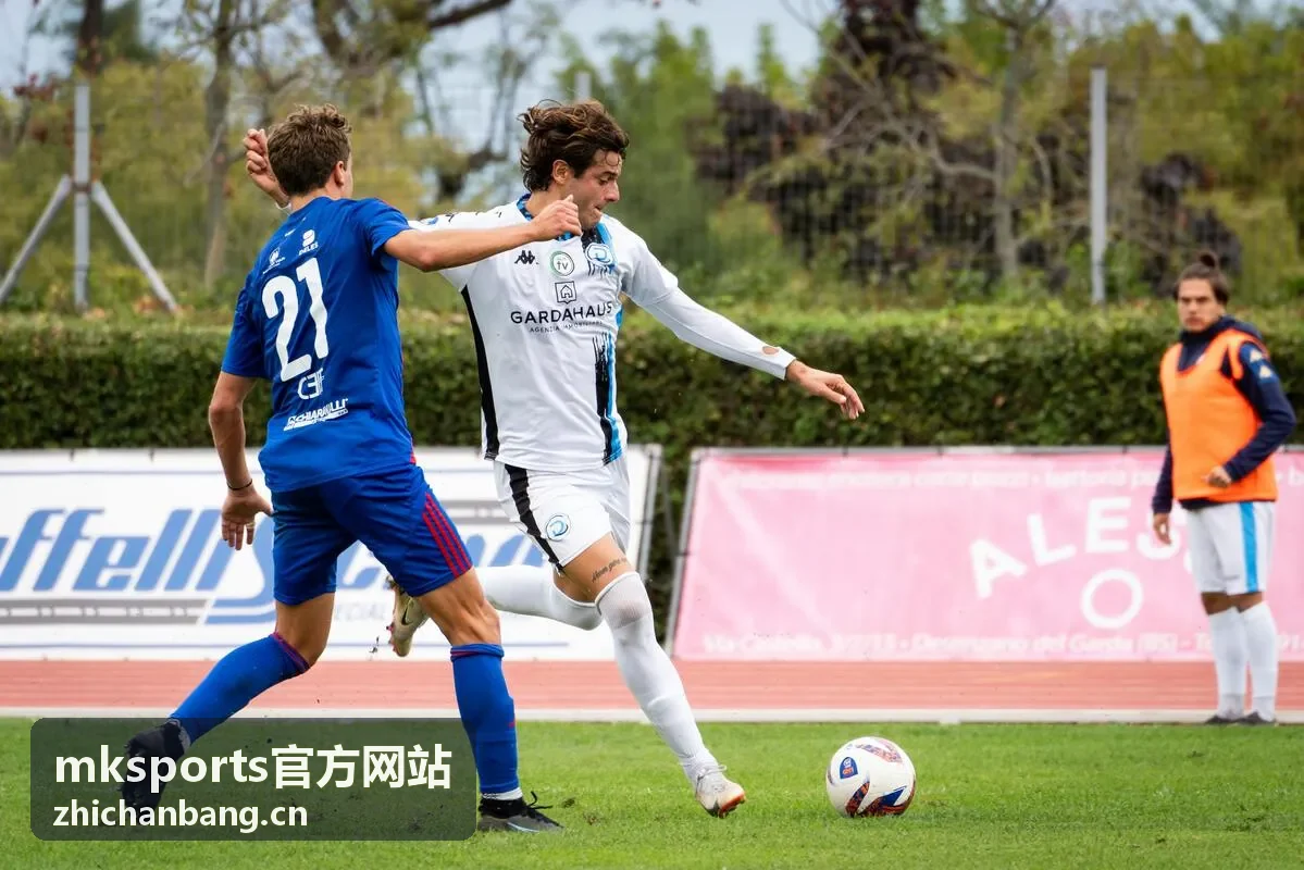 mksports官方网站装备中心展示的球衣与护具